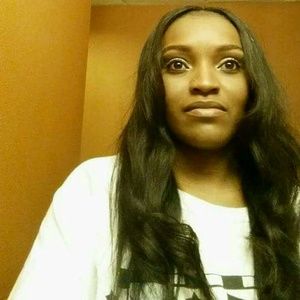 Meet your Posher, Deandra